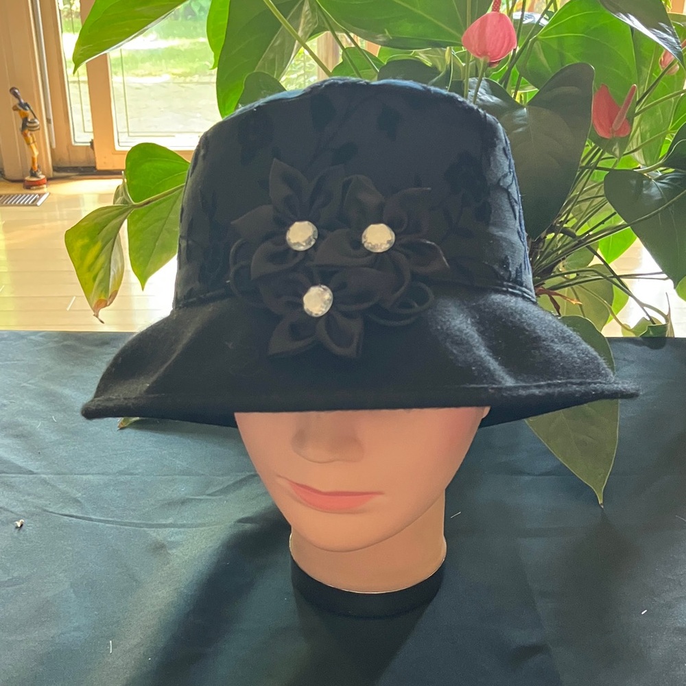 Elegant Black Floral Women's Hat